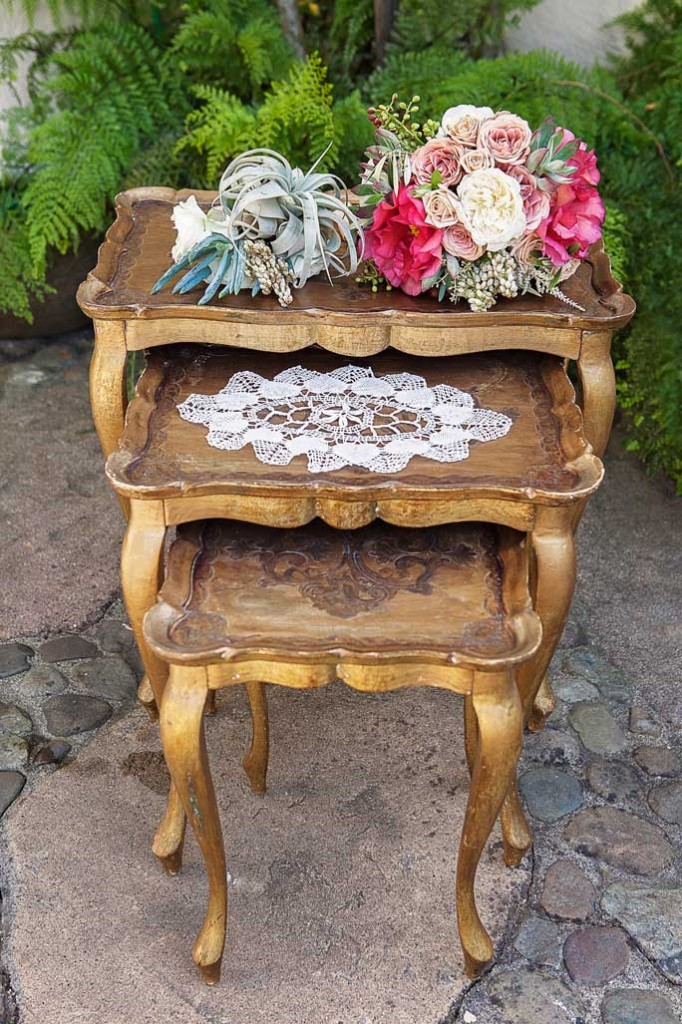 rustic wedding inspiration | Mexico | gay marriage | bouquets, nesting tables