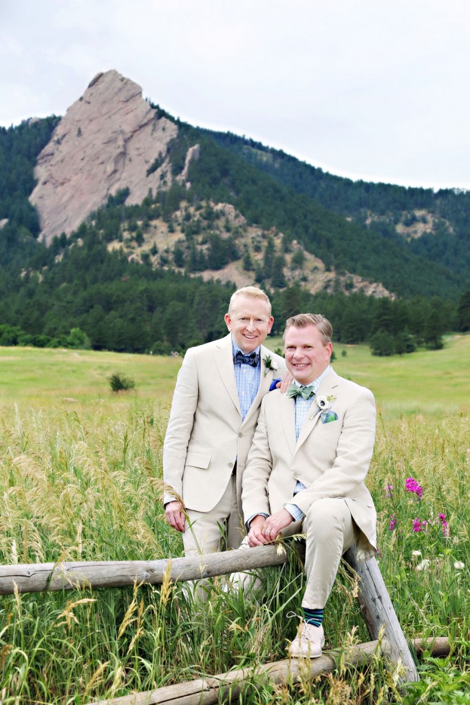 Intimate-lawn-wedding-in-Denver-Colorado