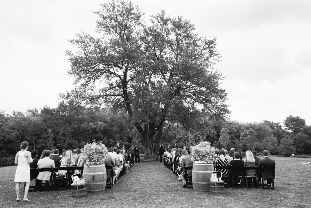 Vineyard wedding in Nashville black and white