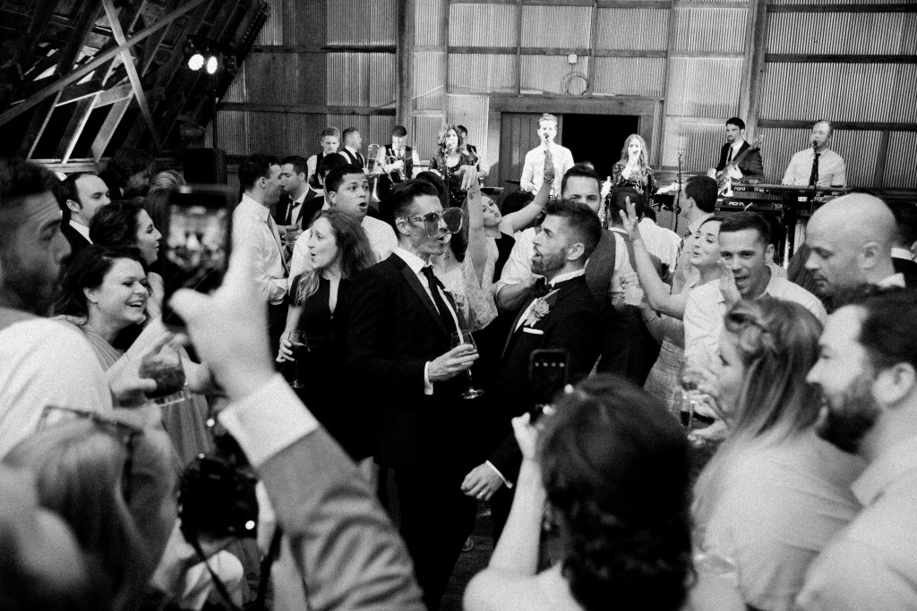 Vineyard wedding in Nashville dancing