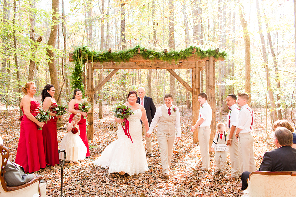 Red and white Virginia wooded wedding
