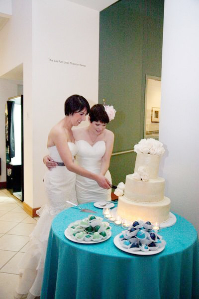 marcy-emily-lesbian-wedding-cake-cutting-holly-steen-katie-gardner-