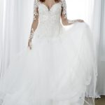 kelly_faetanini_vivianne_1_lace_ball_gown_wedding_dress.jpg