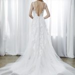 kelly_faetanini_taylor_6_lace_wedding_dress_detachable_train.jpg
