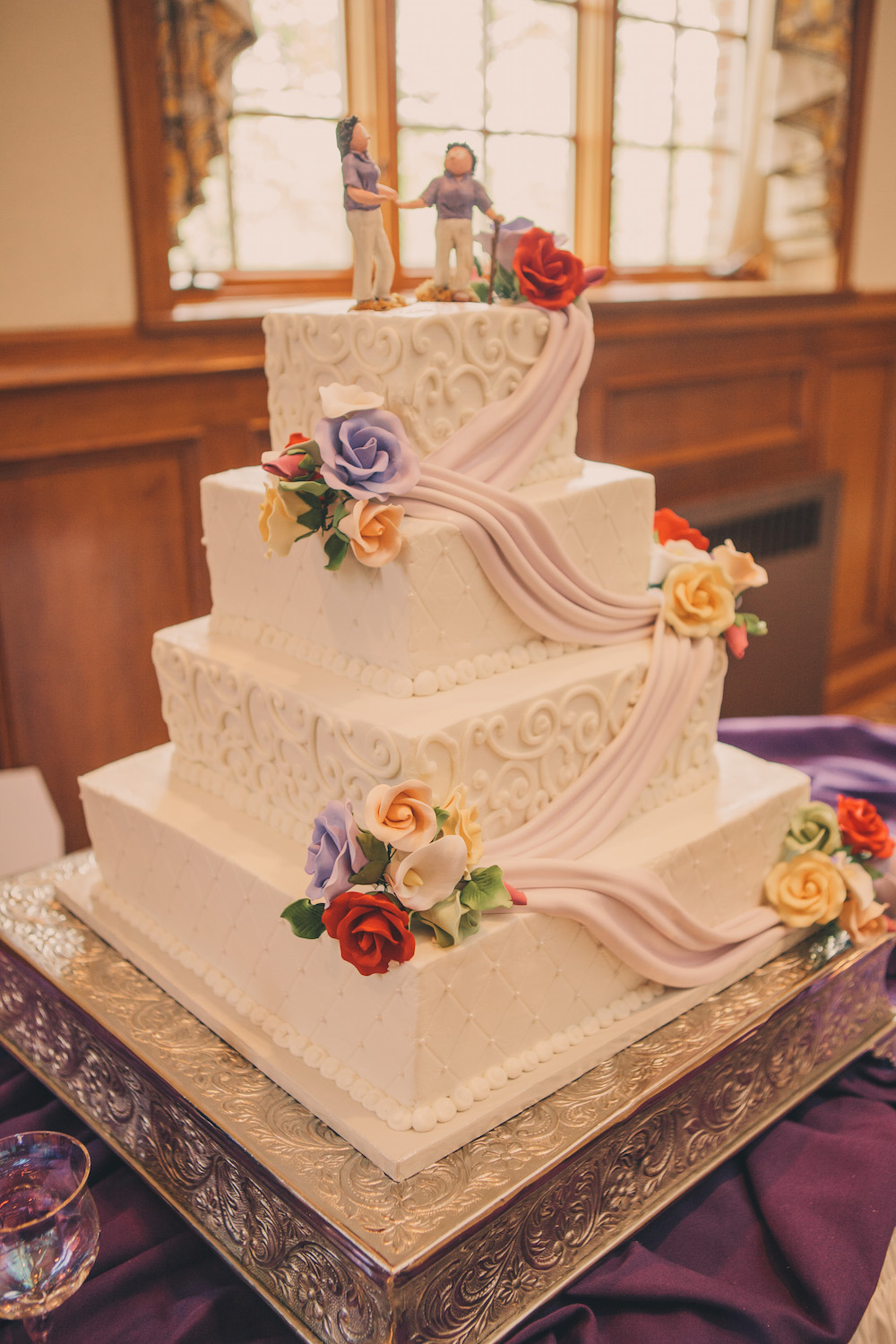 lesbian-wedding-cake-Amanda_Summerlin_Photography_Wedding20130720790