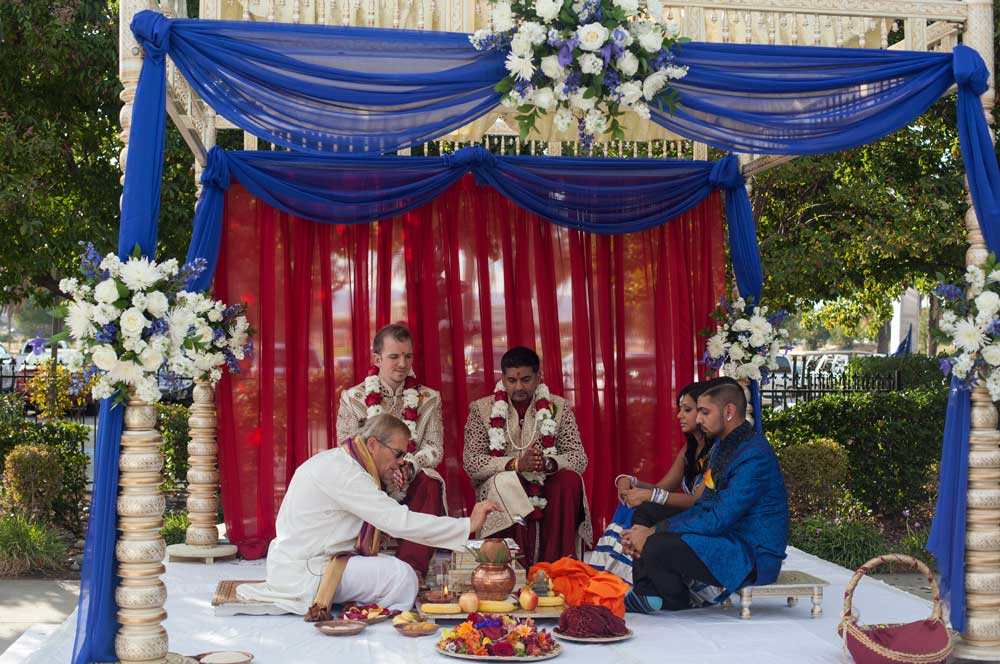 neil-elias-LBGTQ-indian-wedding-ceremony-site