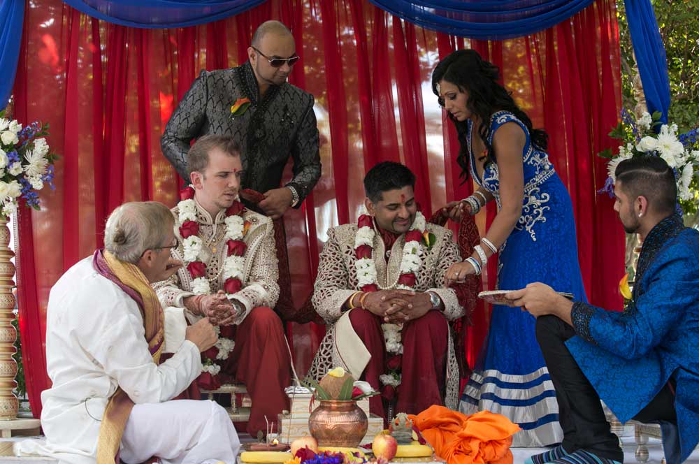 neil-elias-LGBTQ-indian-wedding-ceremony-attendants