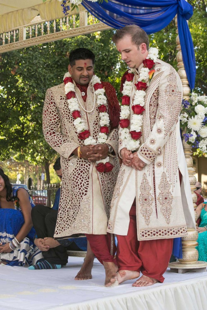 neil-elias-indian-wedding-henna-feet