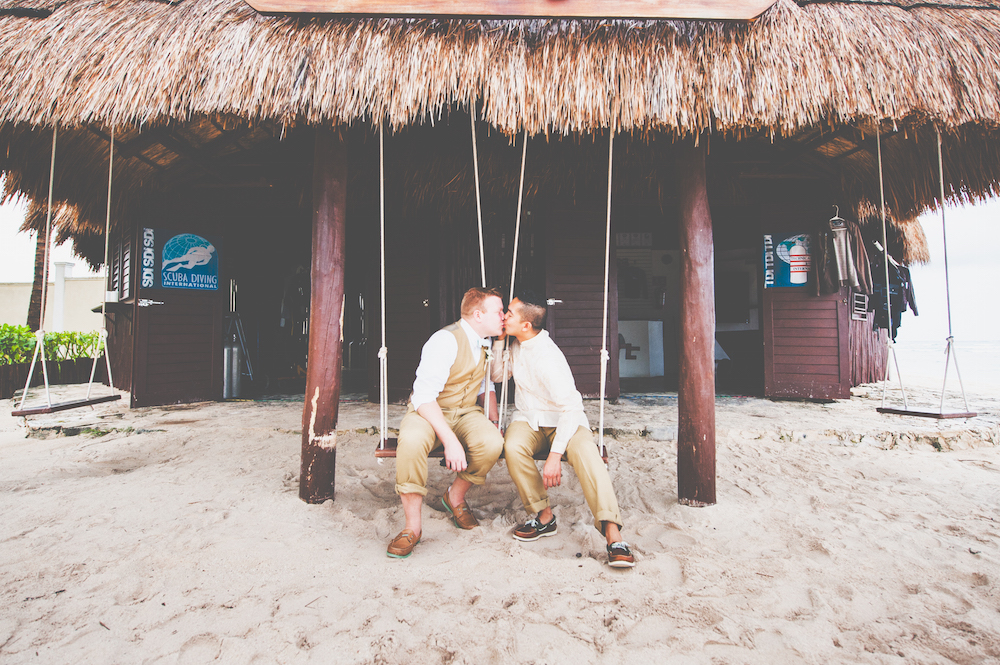 will-ritchie-bar-swings-mexico-wedding-beach