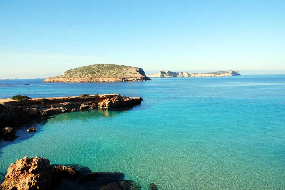 The rocky islands Illa des Bosc and Sa Conillera. Photo by: Xescu prats / Courtesy of Consell Insular d'Eivissa