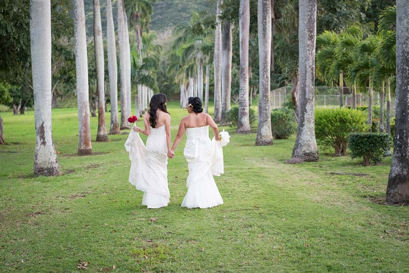 Hawaii lesbian wedding inspiration