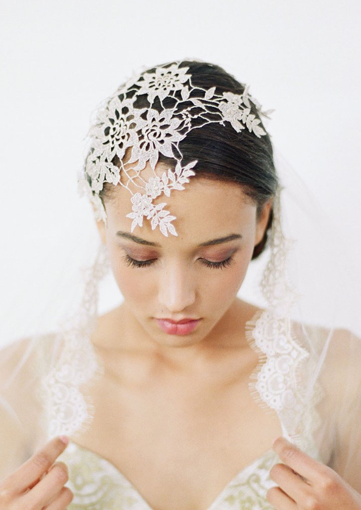 lace headpiece for brides