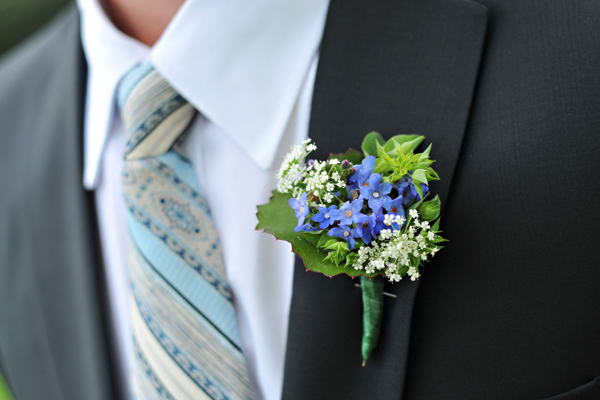 Choose the perfect boutonniere