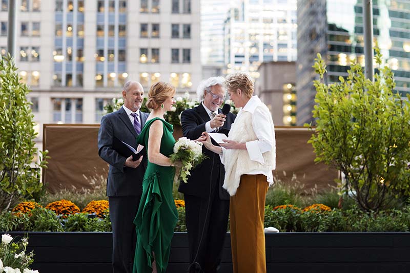 Sophisticated outdoor Chicago River wedding