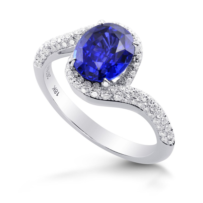 Let colored diamonds and gemstones tell your love story