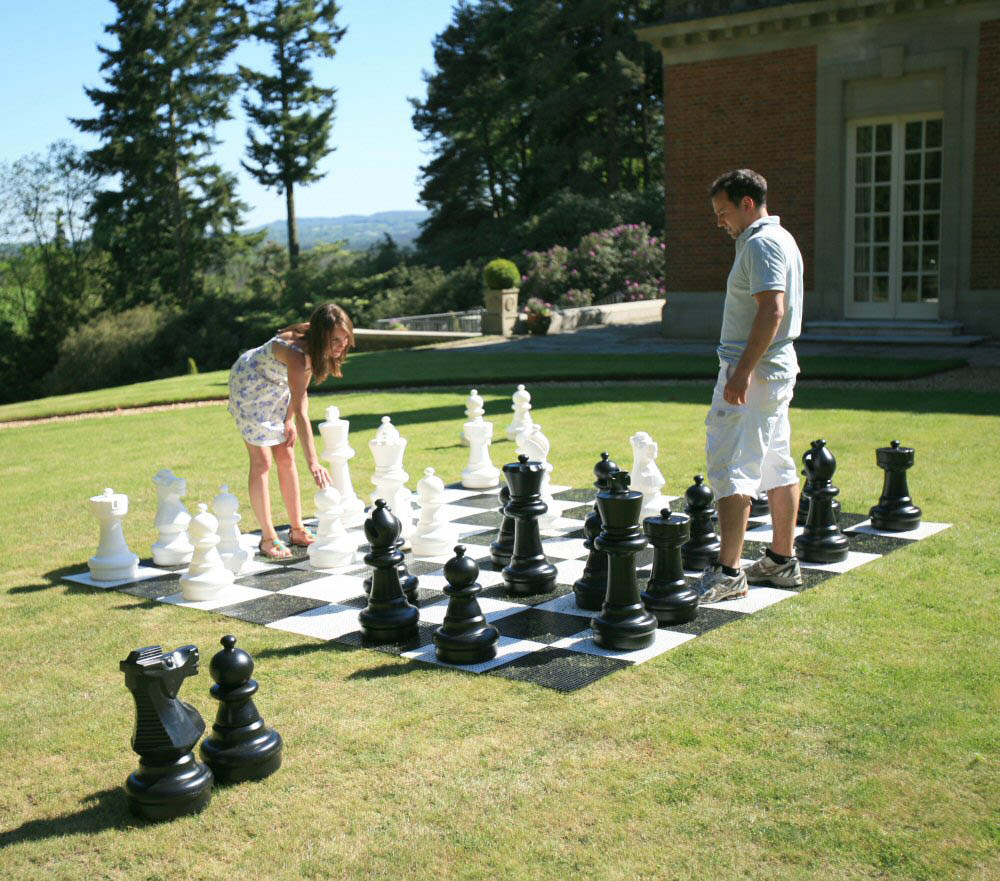 wedding lawn chess