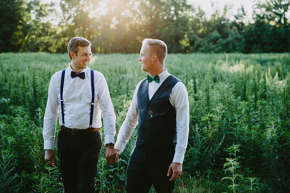 Midwest backyard gay wedding