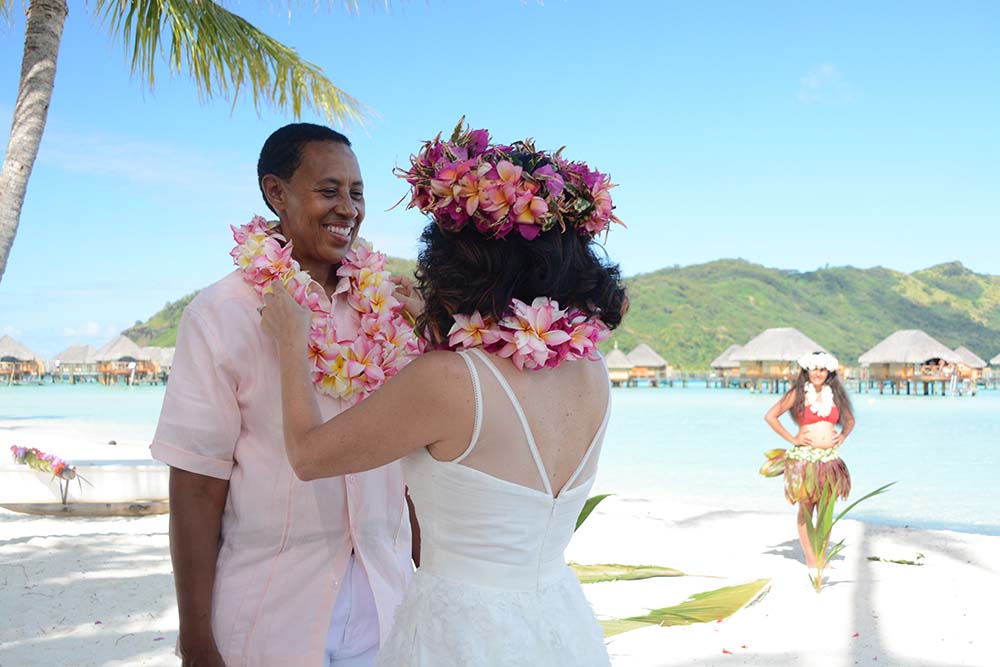 Traditional Polynesian wedding in Bora Bora