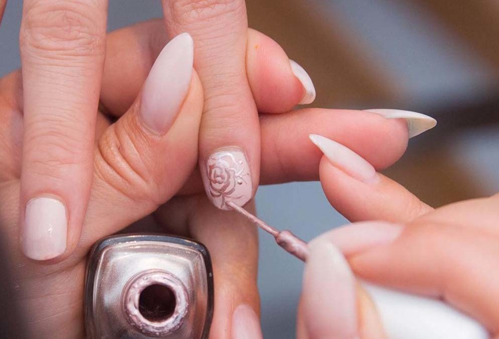 2018 manicure trends for your wedding