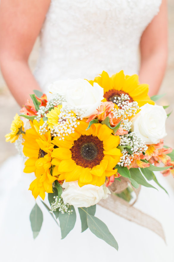 Bright fall sunflower wedding