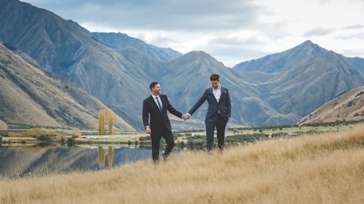 Intimate mountain wedding in Queenstown, New Zealand