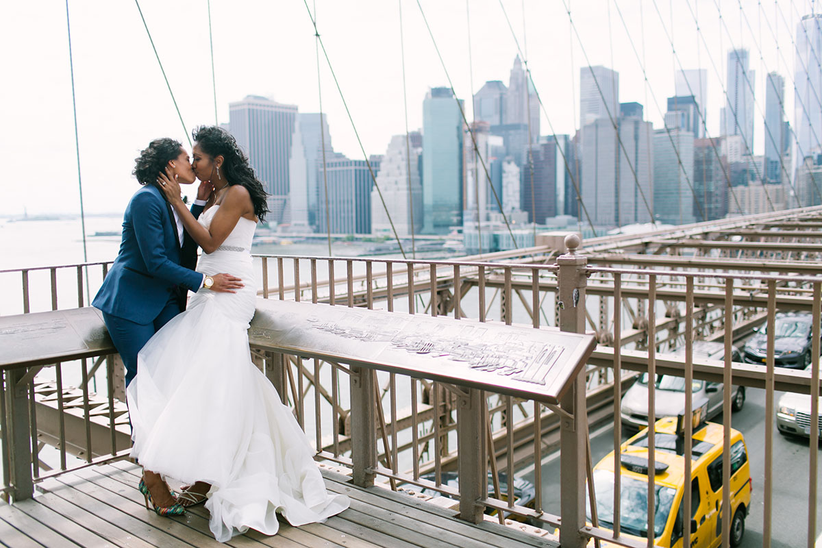 We spoke to the couple behind that epic Brooklyn Bridge basketball photo