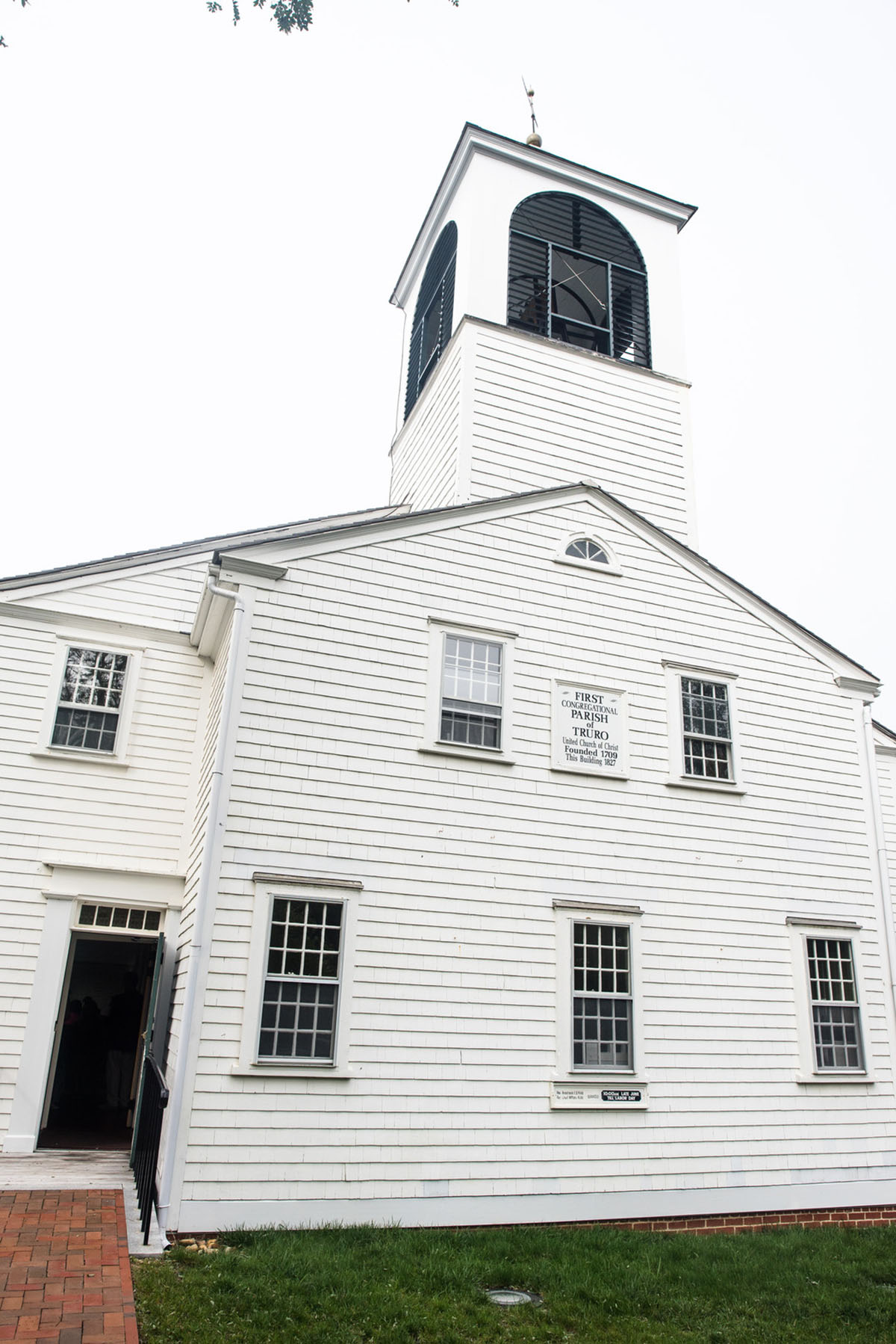 Cape Cod chapel wedding in Provincetown, Massachusetts First Parish Truro, Massachusetts