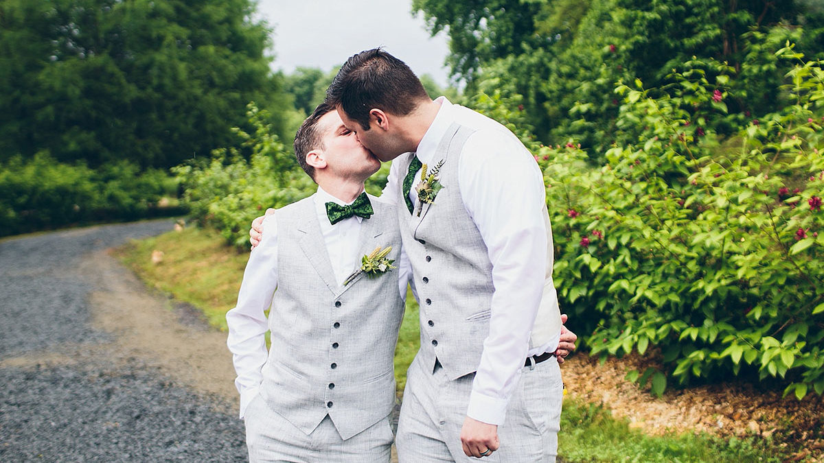 6 intimate elopements that make us love small weddings