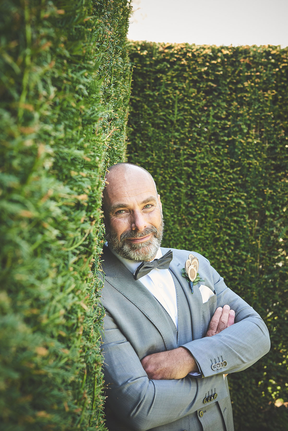 Secret garden wedding inspiration two grooms grey suit blue suit bow ties castle Netherlands