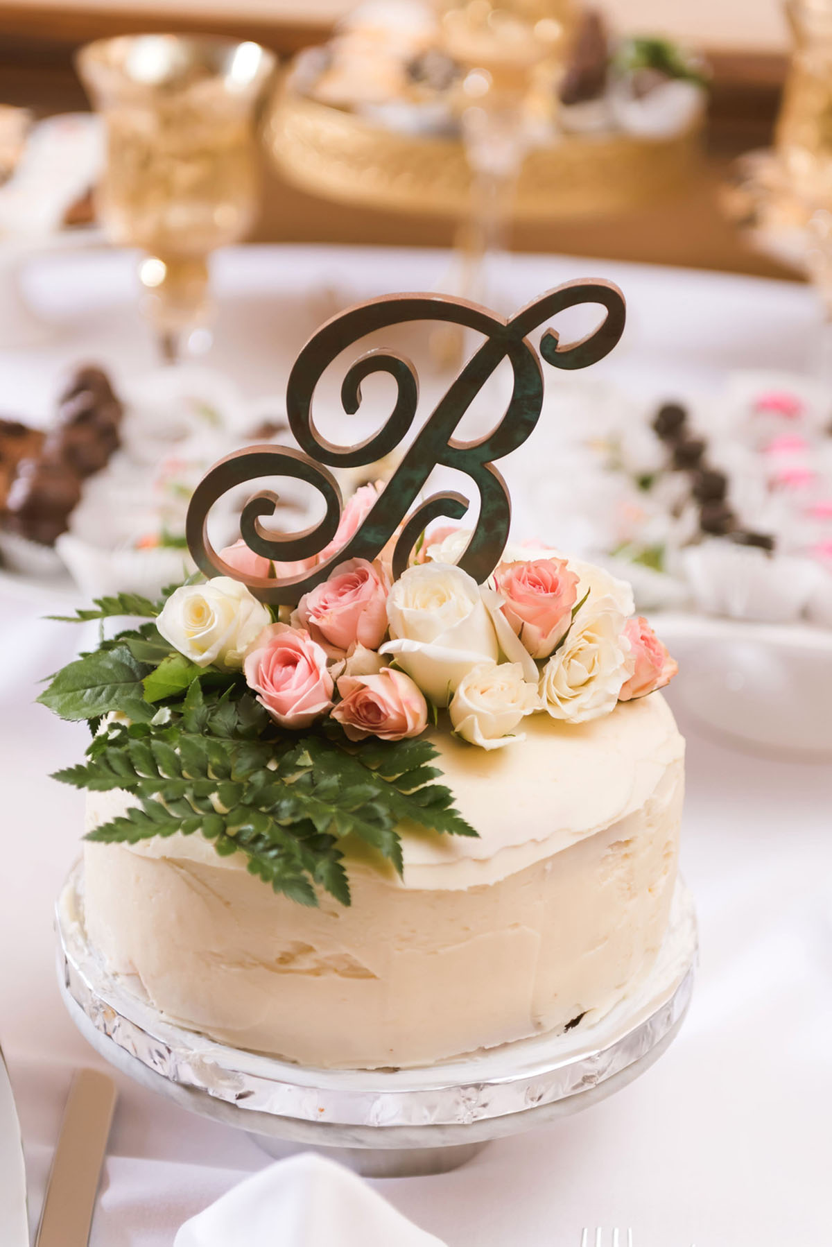 Winter wedding in Troy, Michigan B rose wedding cake