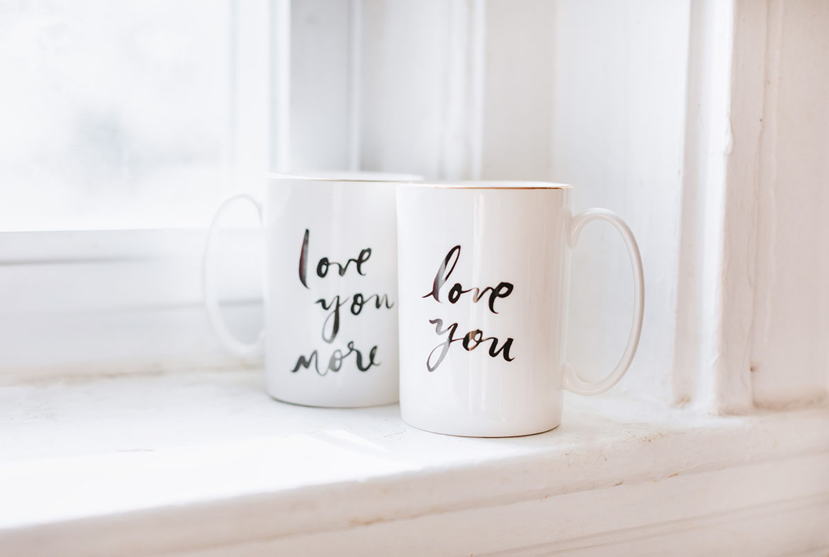 Creating our wedding registry with Bed Bath & Beyond kate spade love you more mugs
