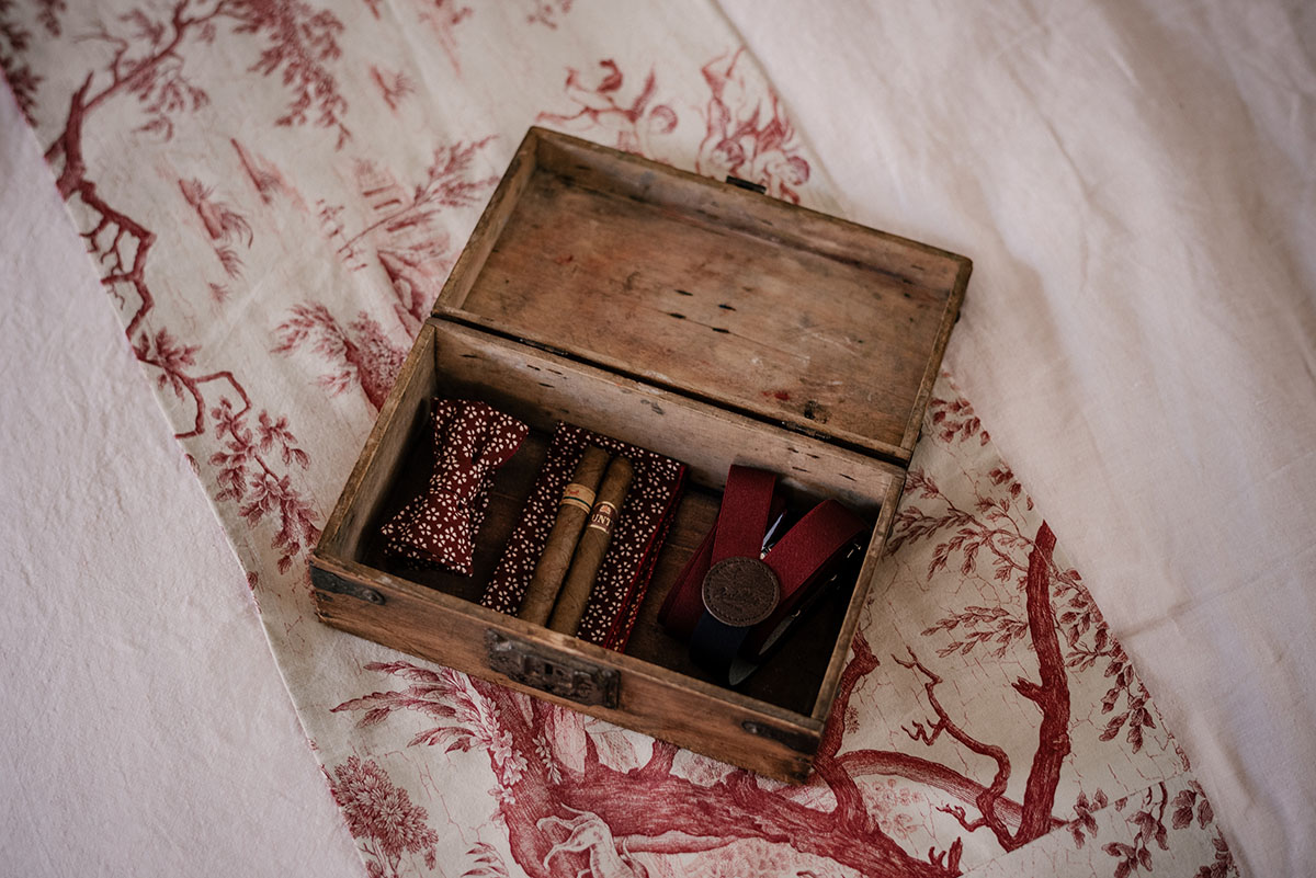 Sherlock Holmes inspired moody wedding inspiration in France cigar box