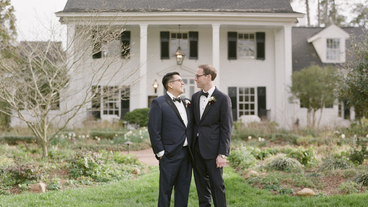 Spring countryside wedding with Mexican traditions