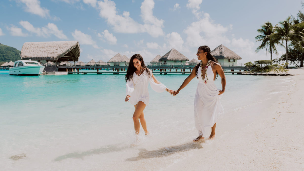 Beach honeymoon photos in Bora Bora