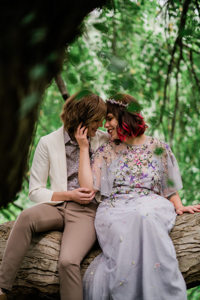 These fall elopement photos in a cemetery are giving us Halloween vibes