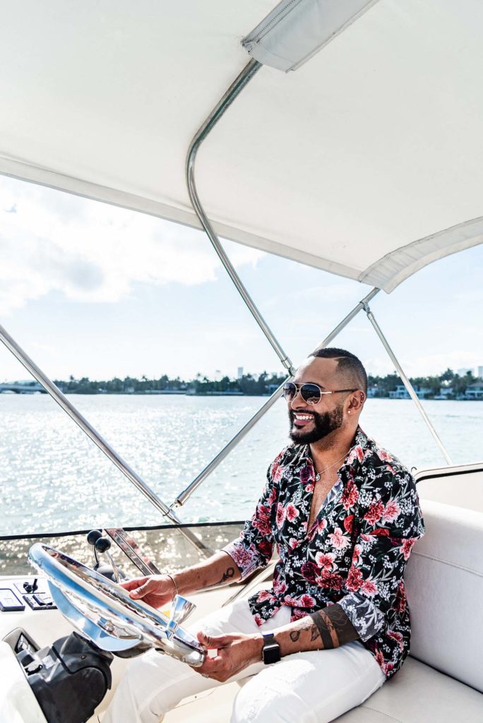 Sunny Miami vow renewal on a private yacht