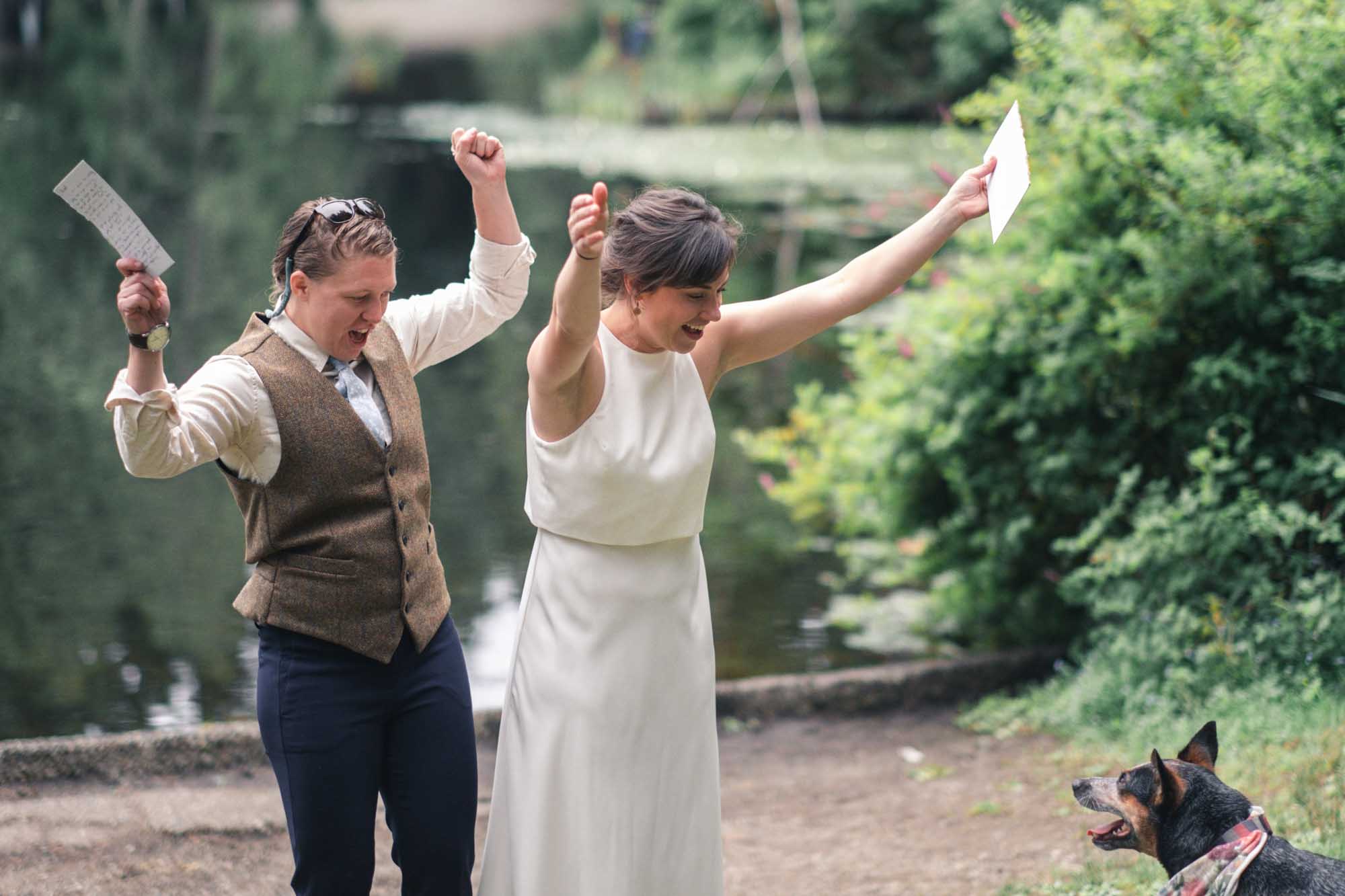 Yard Games, Dogs, and Homemade Pies At This Laid Back, DIY Washington Wedding | Best Northwest Photography | Featured on Equally Wed, the leading LGBTQ+ wedding magazine