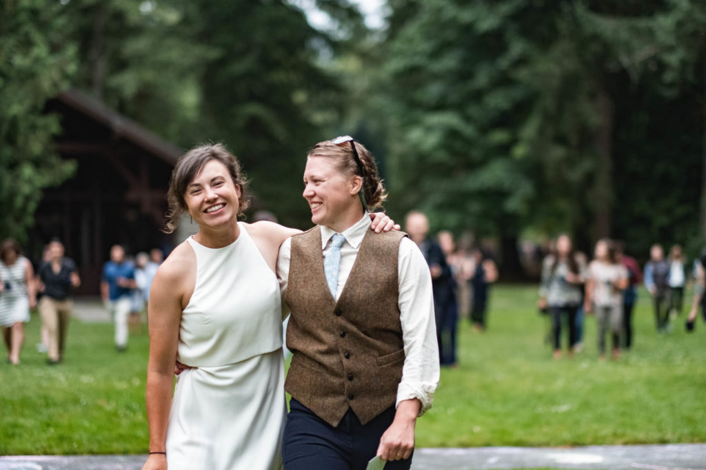 Yard Games, Dogs, and Homemade Pies At This Laid Back, DIY Washington Wedding | Best Northwest Photography | Featured on Equally Wed, the leading LGBTQ+ wedding magazine 