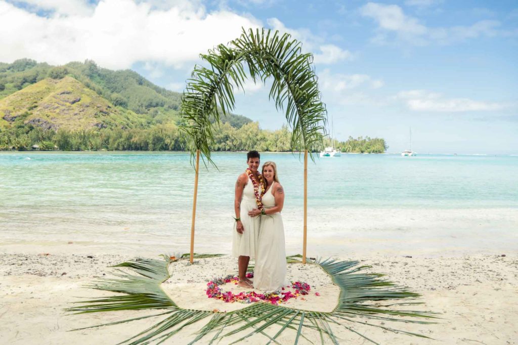Epic private beach elopement in French Polynesia | Olivera Photography | Featured on Equally Wed, the leading LGBTQ+ wedding magazine