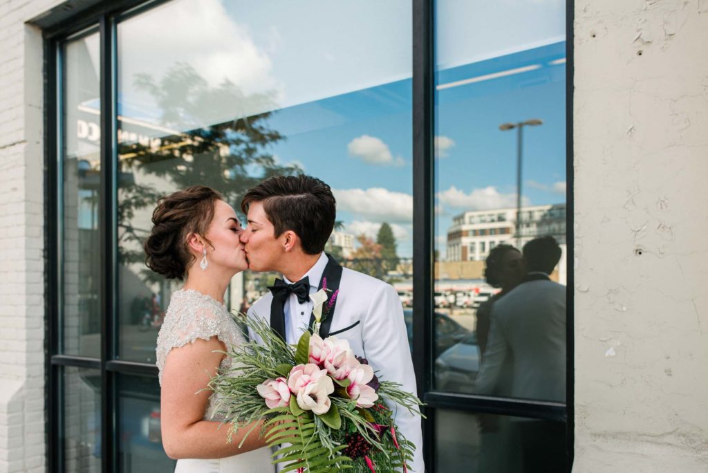 Glam Ontario wedding with video | Quirky Love Photography | Featured on Equally Wed, the leading LGBTQ+ wedding magazine