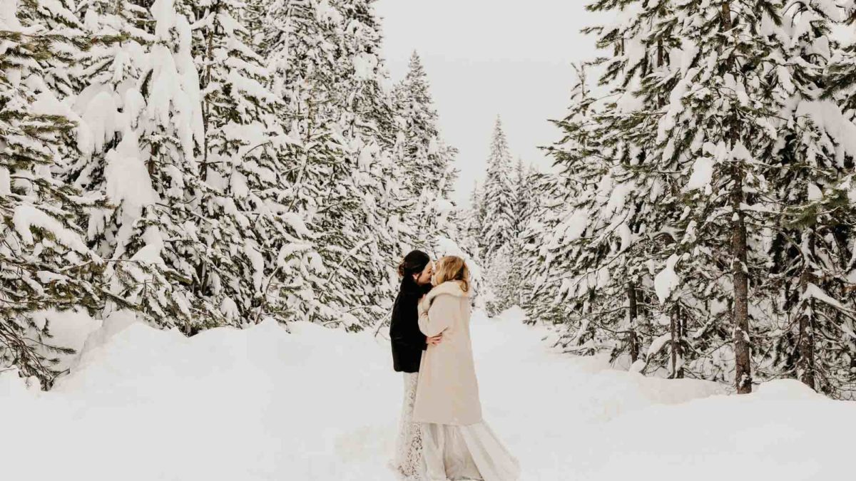 Outdoor winter wedding ideas with sustainable elements