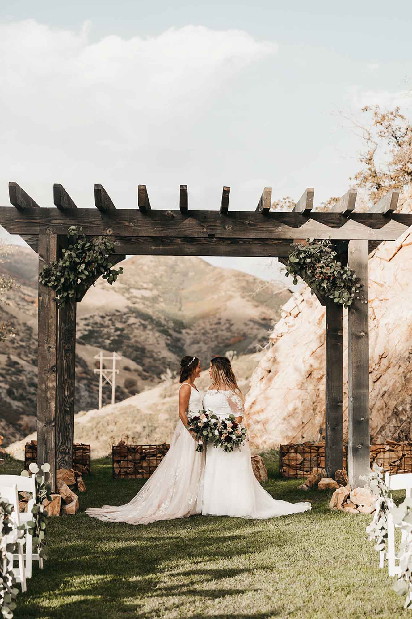 Autumn wedding in the Utah mountains | Terra Ong Photography | Featured on Equally Wed, the leading LGBTQ+ wedding magazine