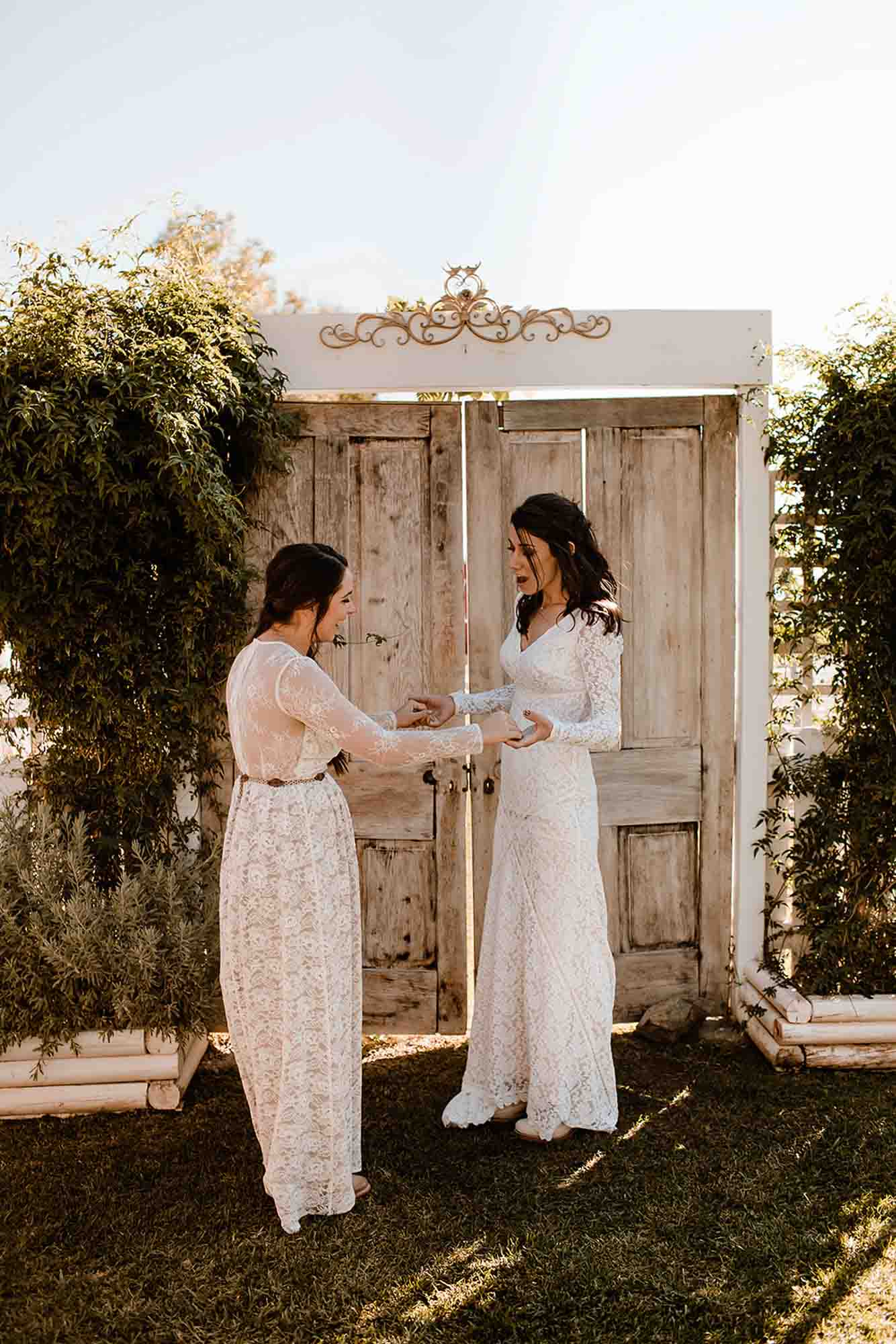 Rustic and cozy California ranch wedding | Eve Rox Photography | Featured on Equally Wed, the leading LGBTQ+ wedding magazine