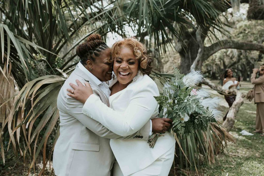 Romantic spring elopement beneath the oak trees of City Park in New Orleans | Olivia Yuen Photography | Featured on Equally Wed, the leading LGBTQ+ wedding magazine