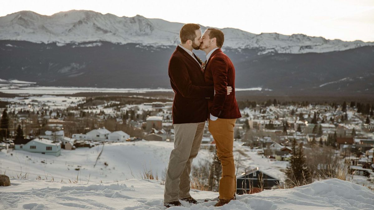 Stunning and snowcapped elopement ideas in Leadville, Colorado