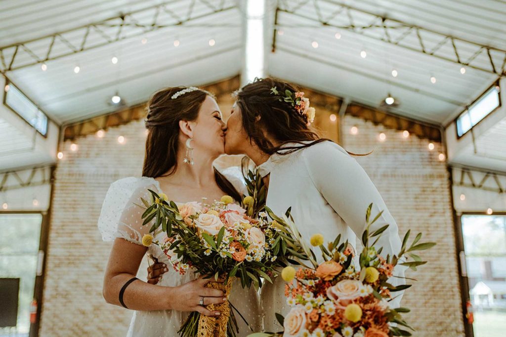 Boho grunge wedding inspiration with orange tones | The Rose Reflective | Featured on Equally Wed, the leading LGBTQ+ wedding magazine