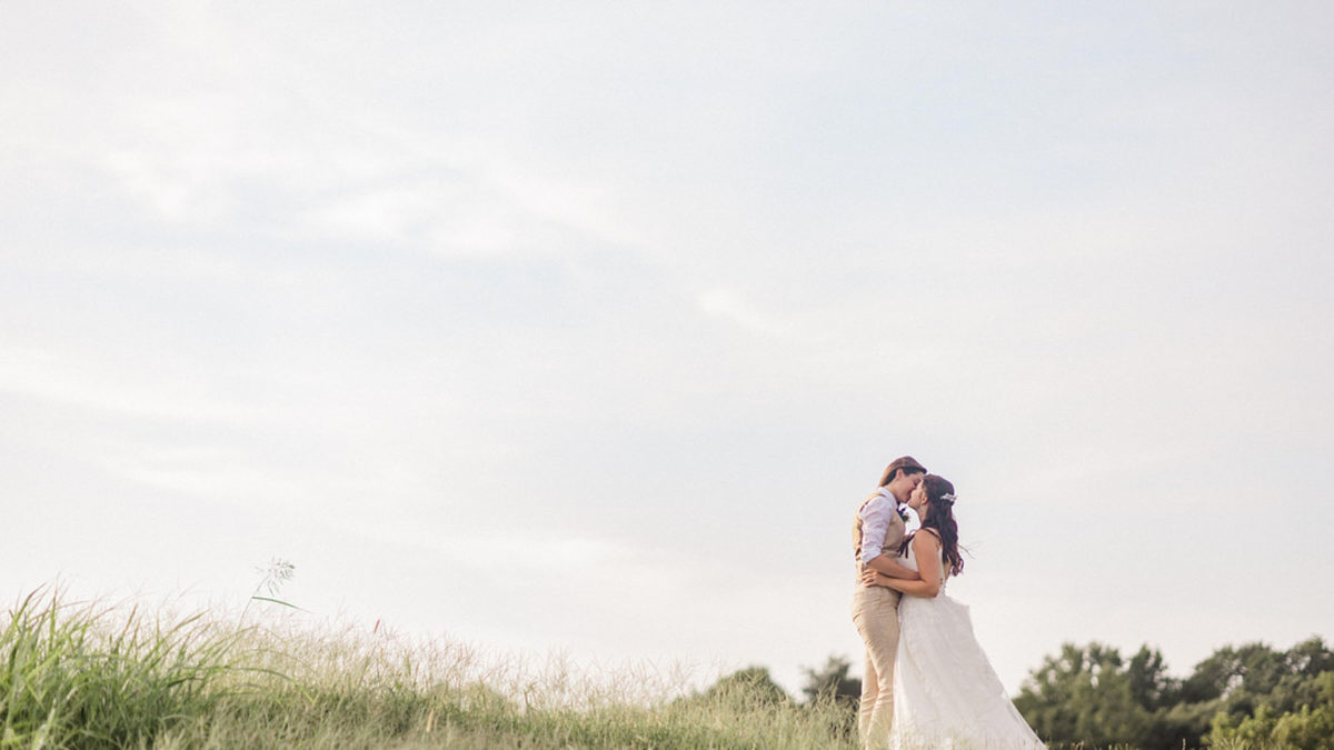 Outdoor South Carolina wedding with purple accents