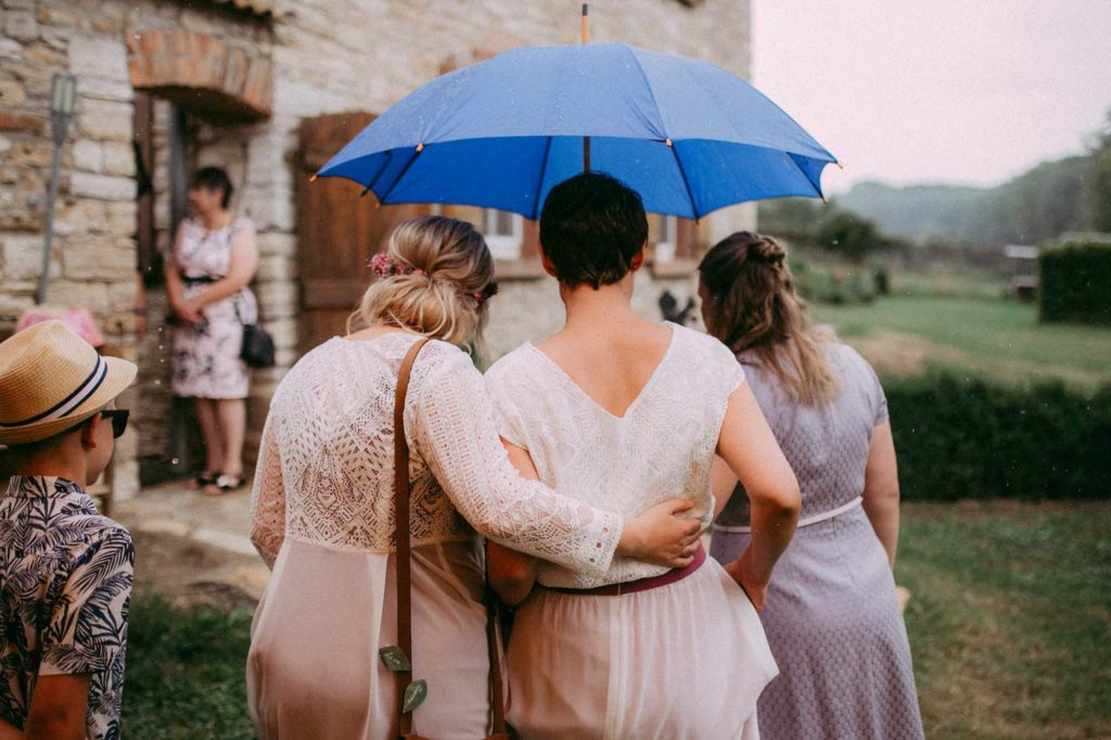 Relaxed and cozy wedding in the German countryside | Marc Benkmann Photography | Featured on Equally Wed, the leading LGBTQ+ wedding magazine