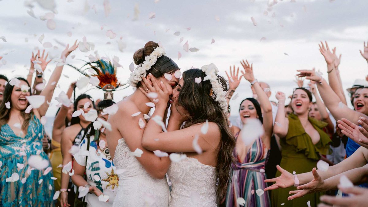 Sparkling oceanside Cancun wedding