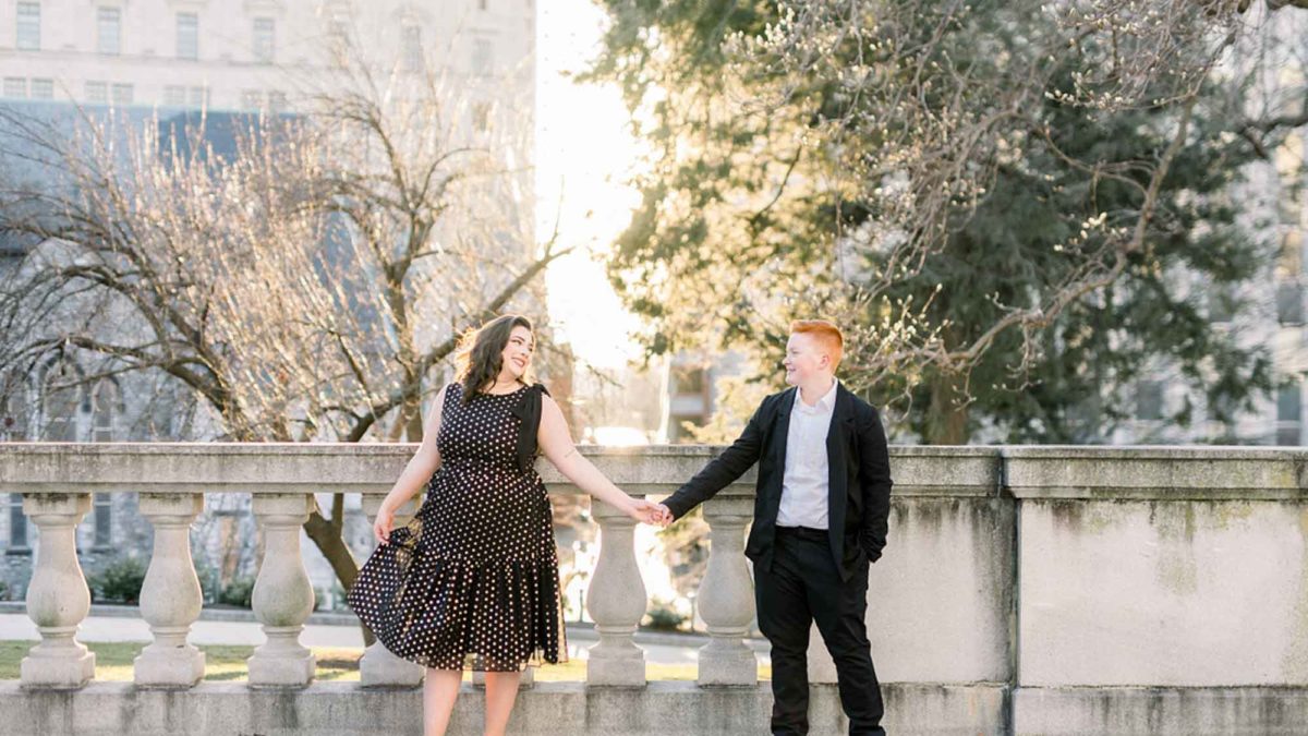 Bright and sunny sweetheart photo session at the Pennsylvania State Capitol